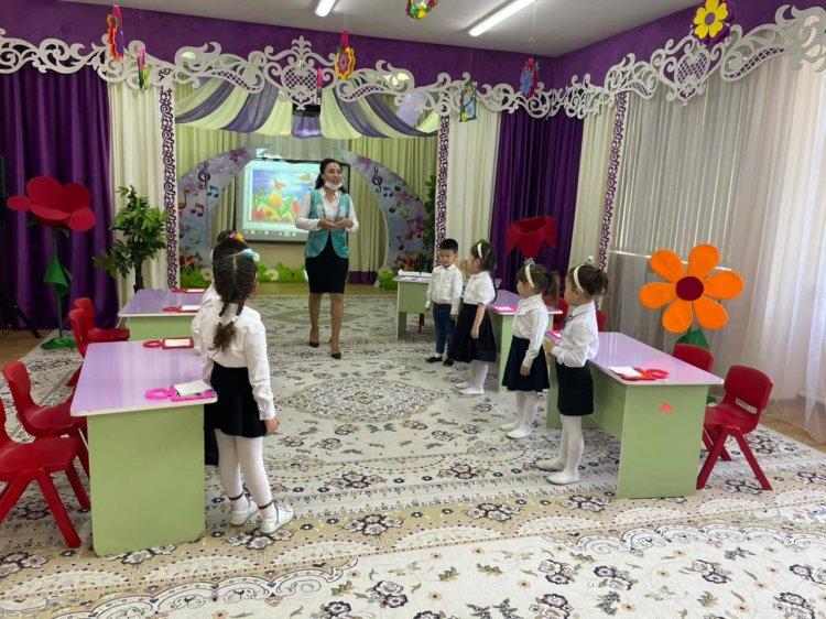 Қатынас білім беру саласы: "Гүлдер біздің сәніміз"
